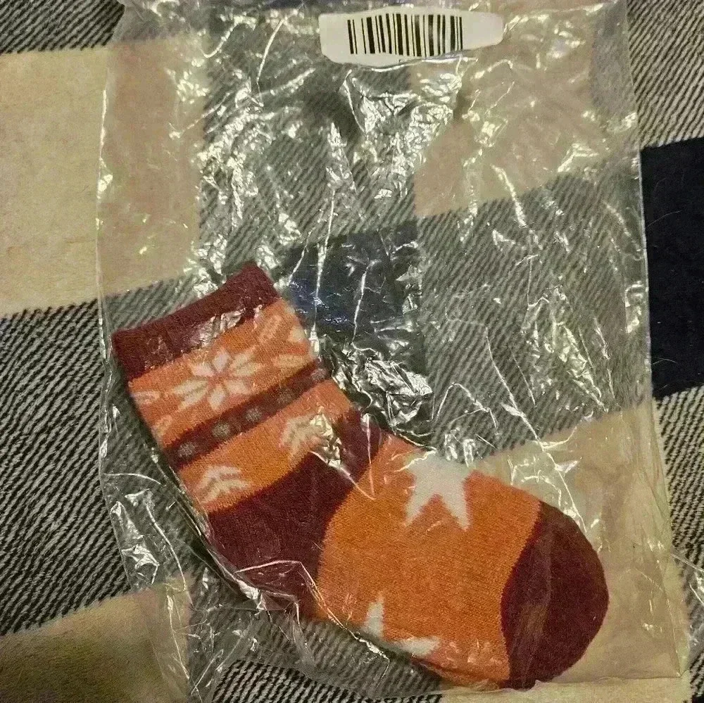 NWOT Unbranded Kids Snowflake Holiday Socks